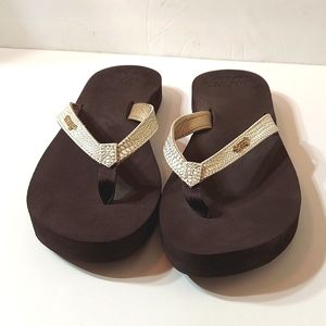 Reef Cushion Sandals Pebble White Strap With Gold Reef Emblem Size 10 Pretty